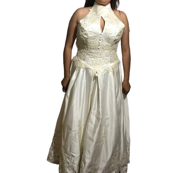 Wedding dress - Picture 6 of 6